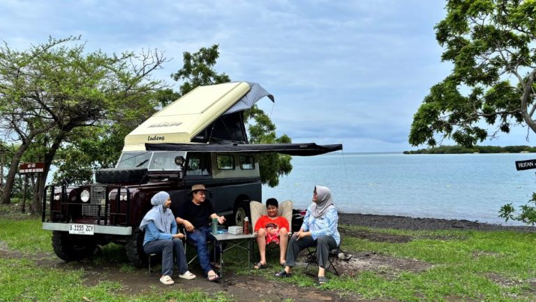 Camping Baluran ajakanak.com